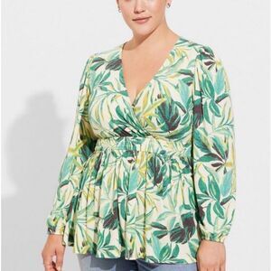 Torrid Textured Knit Surplice Puff Sleeve Babydoll Top size 4 boho tropical NWT